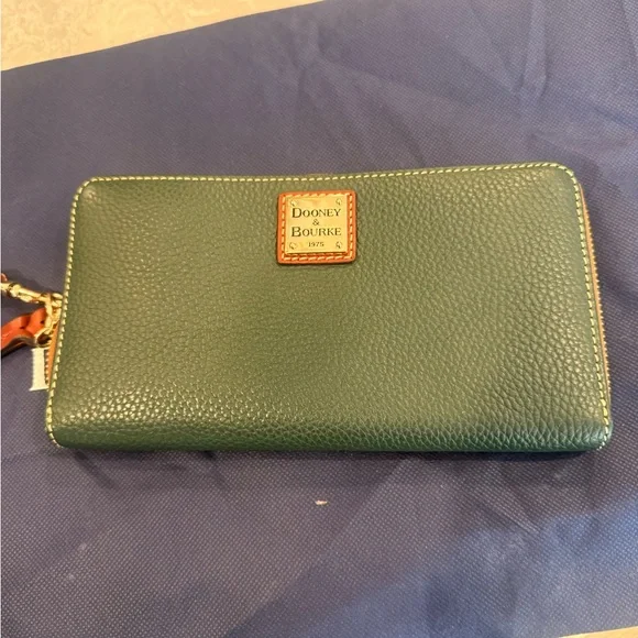 Dooney & Bourke Forest pebble grain satchel with matching wallet - Picture 11 of 13